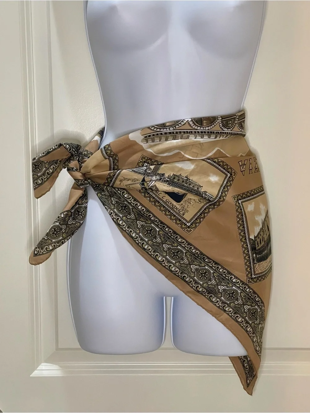 Vintage Venezia Scarf Made in Italy 30x30